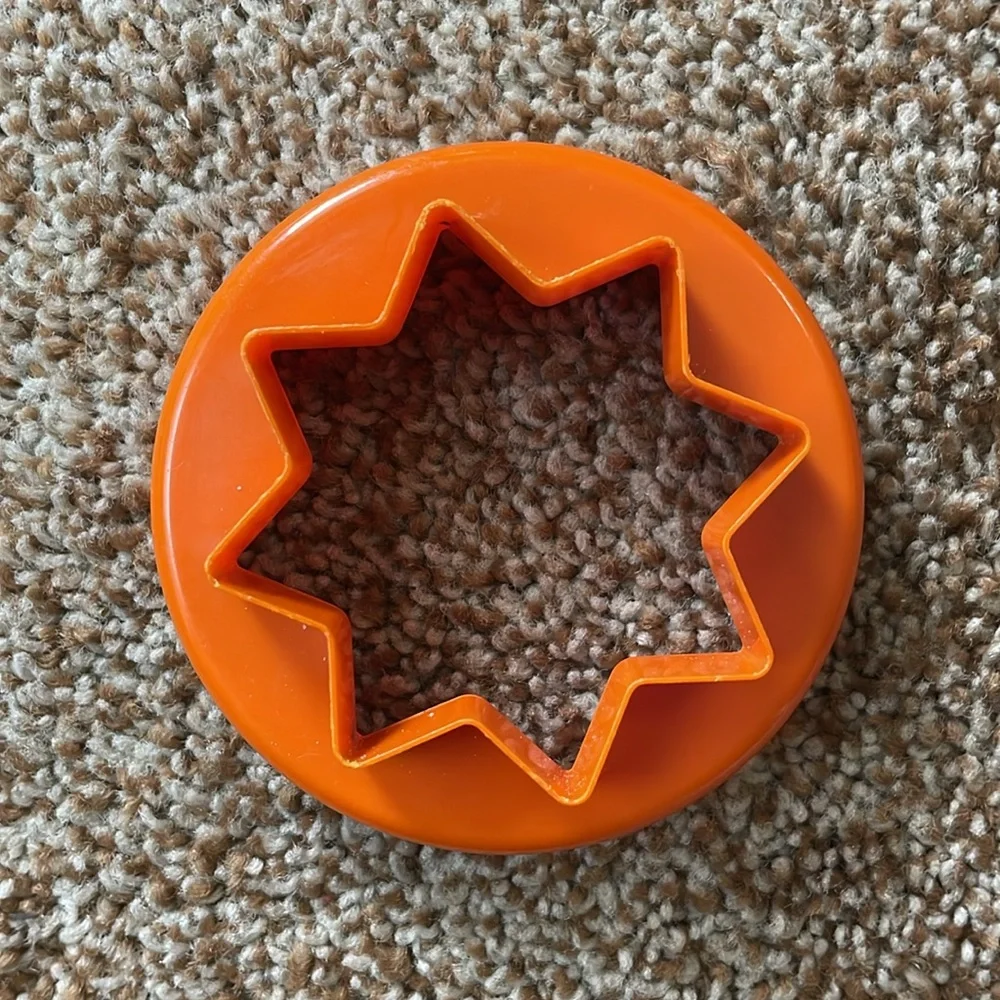 VTG Orange TUPPERWARE Star Plastic Biscuit Cookie Cutter